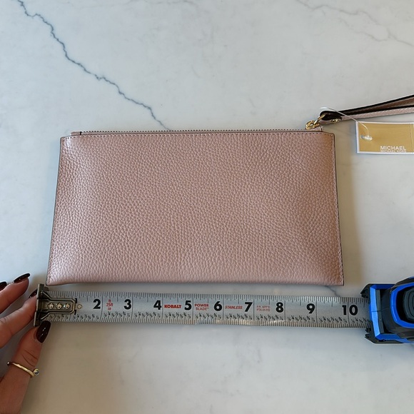 Michael Kors Blush Wrislet NWT - Picture 3 of 7